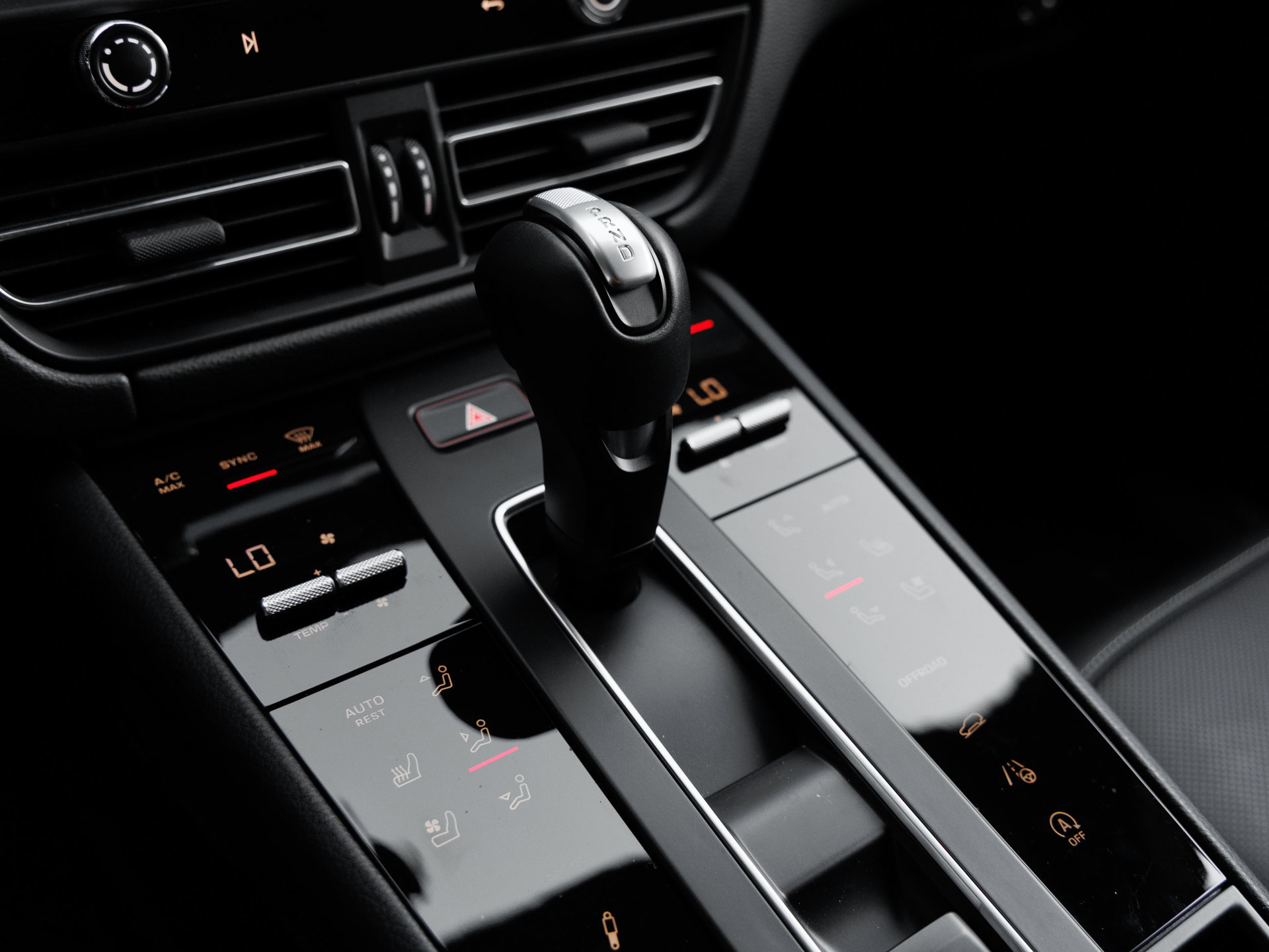 Certified 2026 Porsche Macan S AWD/4WD image 22