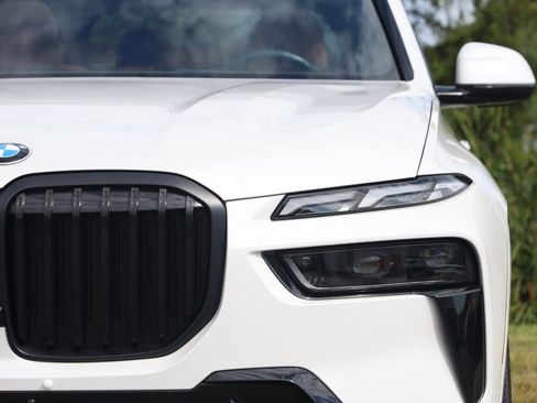 Used 2023 BMW X7 xDrive40i w/ M Sport Package image 84