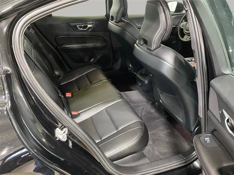 Used 2022 Volvo S60 B5 Momentum FWD image 24