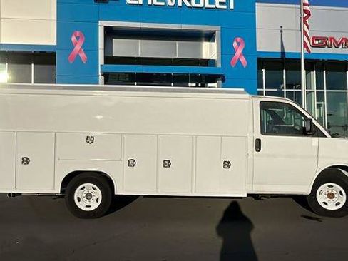 New 2023 GMC Savana 3500 w/ Power Convenience Package image 28