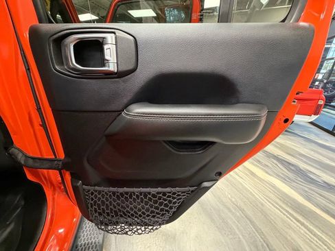 Used 2018 Jeep Wrangler Unlimited Sahara w/ Cold Weather Group AWD/4WD image 47