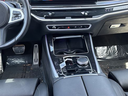 Used 2024 BMW X5 sDrive40i w/ M Sport Package RWD image 14