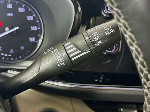 Used 2022 Buick Envision Avenir w/ Technology Package II image 14