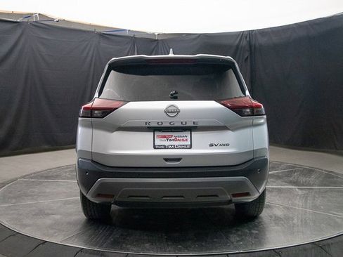 Used 2022 Nissan Rogue SV image 11