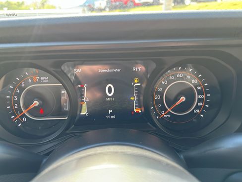 New 2025 Jeep Gladiator Sport image 13