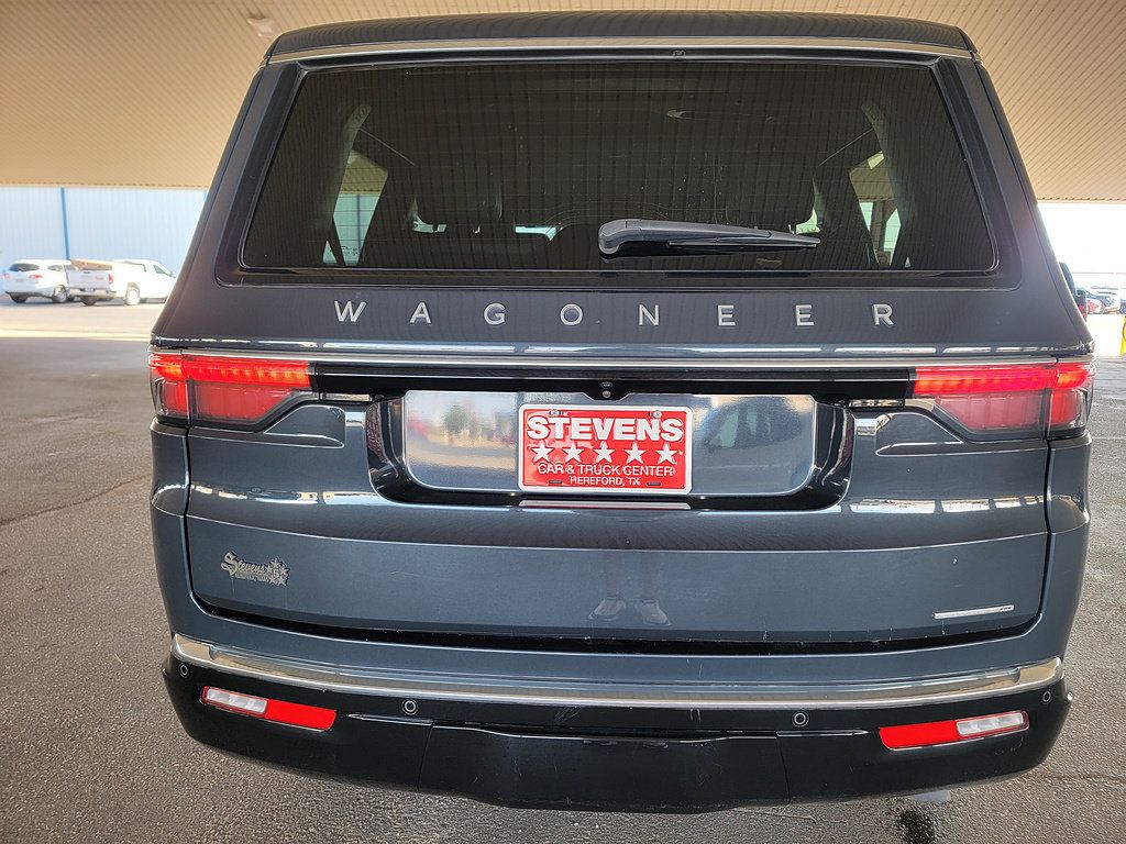 Used 2024 Jeep Wagoneer Series III AWD/4WD image 8
