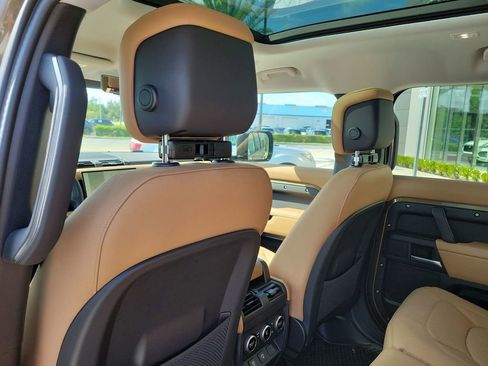 New 2025 Land Rover Defender 110 S AWD/4WD image 17