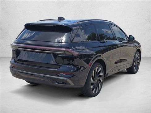 Used 2025 Lincoln Nautilus Reserve w/ Jet Appearance Package AWD/4WD image 5