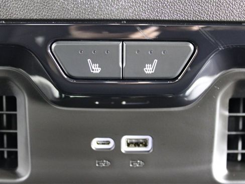 Used 2025 GMC Sierra 3500 AT4 image 37