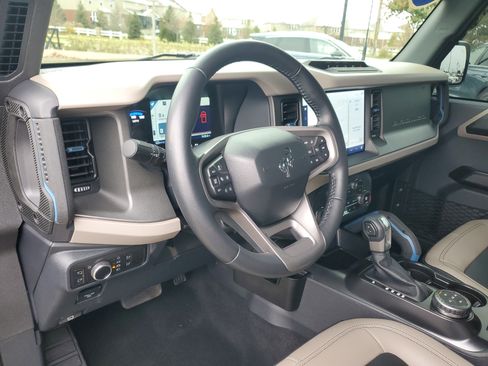 Used 2024 Ford Bronco Wildtrak image 13