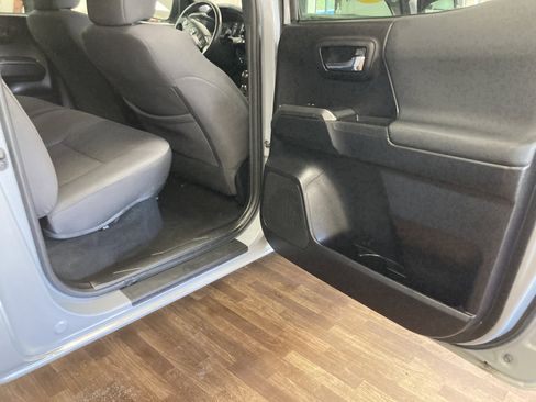Used 2019 Toyota Tacoma 4x4 Double Cab image 15
