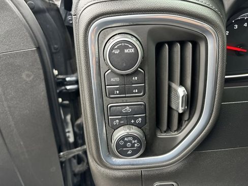 Used 2022 Chevrolet Silverado 1500 LT w/ Z71 Off-Road Package image 19