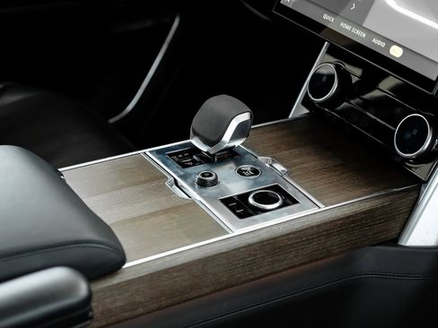 Used 2023 Land Rover Range Rover Autobiography image 25