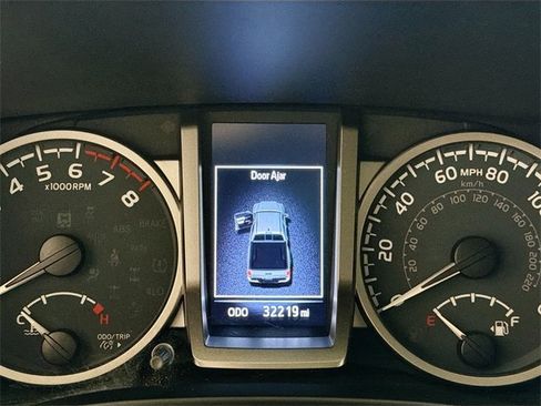 Certified 2022 Toyota Tacoma Limited image 10