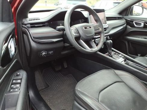 Used 2025 Jeep Compass Trailhawk w/ Trailhawk Elite Group image 15