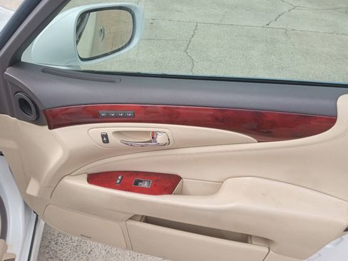 Used 2011 Lexus LS 460 AWD w/ Comfort Pkg image 11