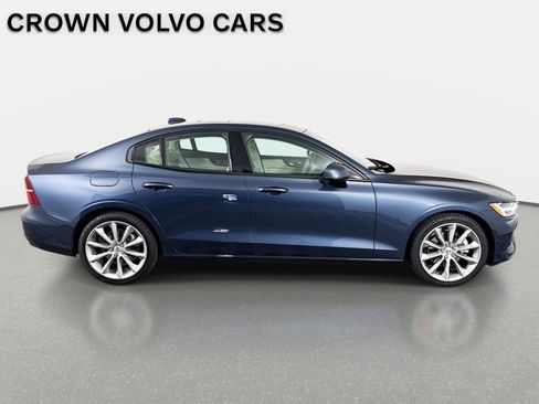 Used 2021 Volvo S60 T5 Momentum w/ Protection Package Premier image 5