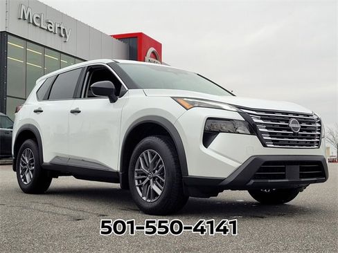 Used 2025 Nissan Rogue S image 2