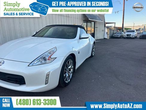Used 2014 Nissan 370Z Roadster image 3