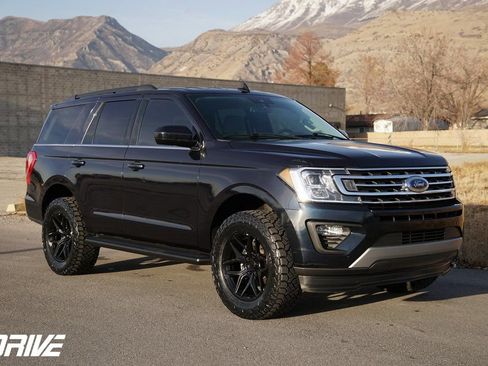 Used 2021 Ford Expedition XLT image 1