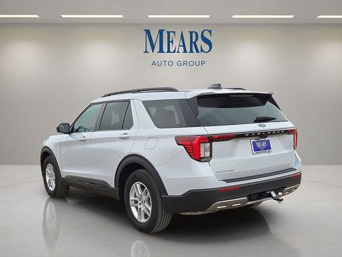 Used 2026 Ford Explorer Active w/ Active Comfort Package RWD image 3