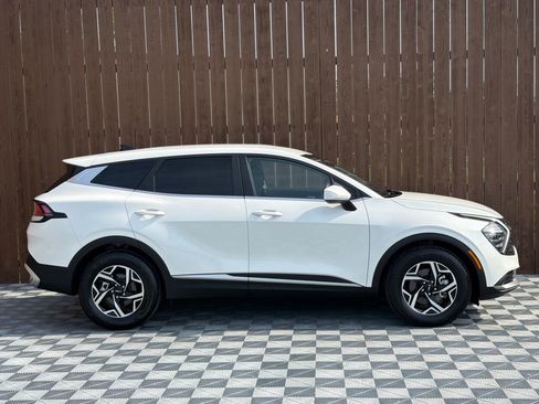 Used 2025 Kia Sportage LX FWD image 10