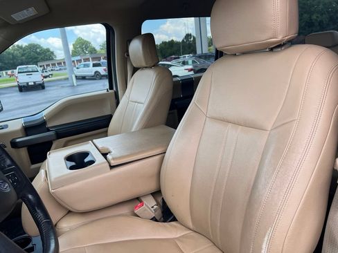 Used 2018 Ford F150 XLT w/ Equipment Group 302A Luxury AWD/4WD image 9