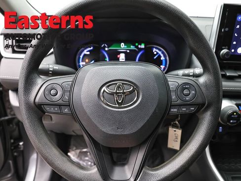 Used 2023 Toyota RAV4 LE AWD/4WD image 10