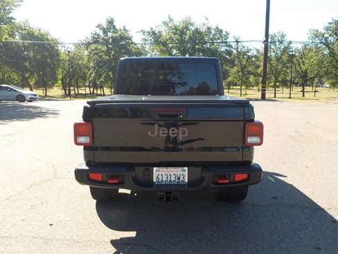 Used 2023 Jeep Gladiator Rubicon w/ Trailer Tow Package AWD/4WD image 6