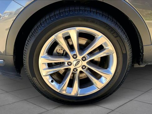 Used 2018 Ford Explorer Limited image 11