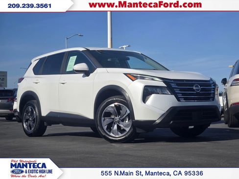 Used 2025 Nissan Rogue SV FWD image 1
