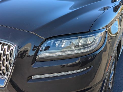 Used 2023 Lincoln Nautilus Standard w/ Premium Package image 10