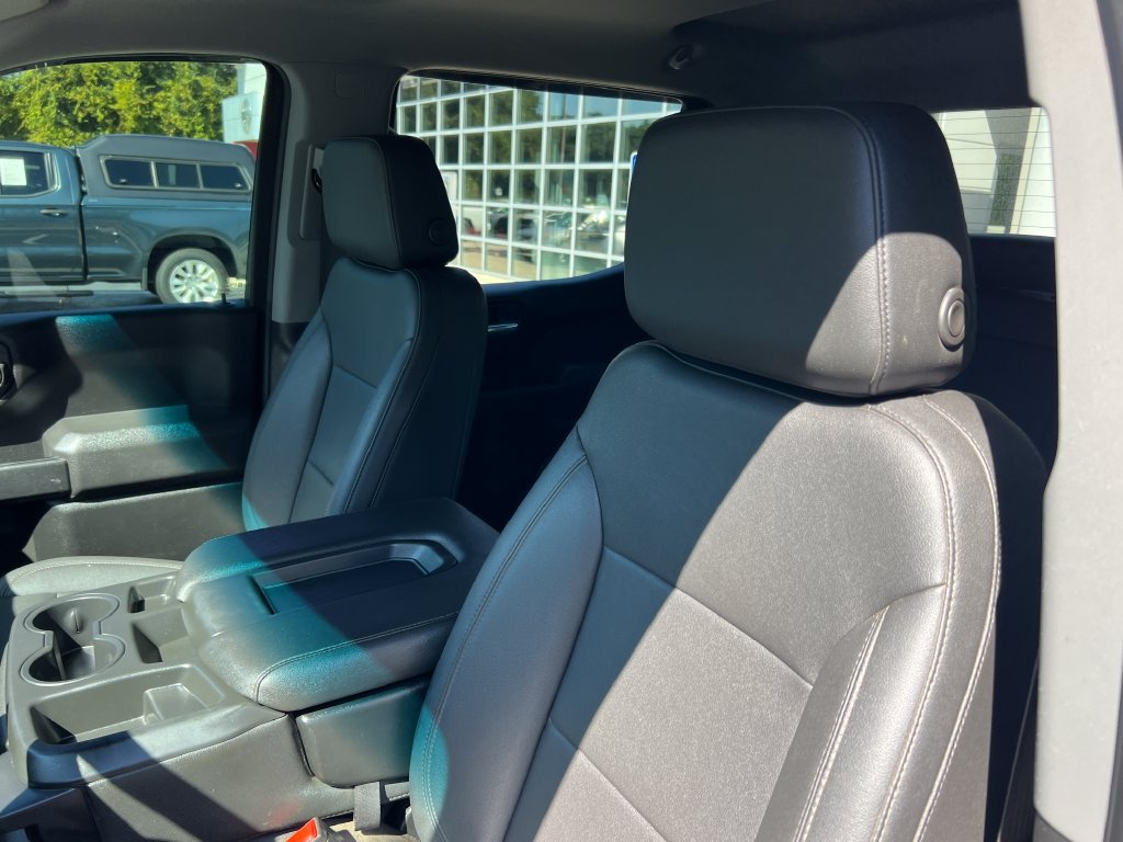 Used 2022 Chevrolet Silverado 1500 W/T w/ WT Value Package AWD/4WD image 9