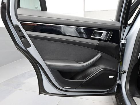 Certified 2023 Porsche Panamera 4 AWD/4WD image 13