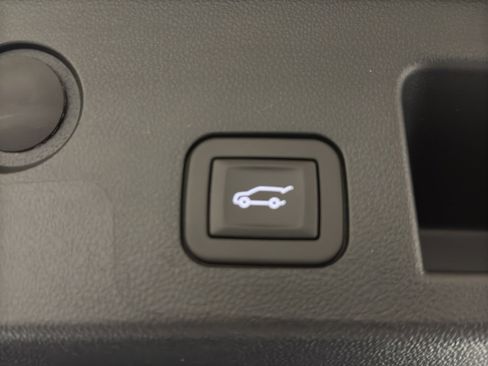 Used 2025 Chevrolet Equinox LT w/ Convenience Package II image 22