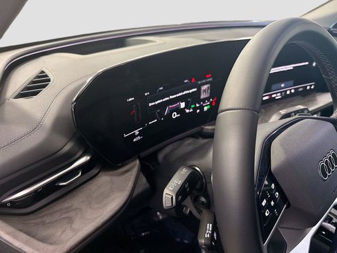 Certified 2025 Audi Q5 Premium AWD/4WD image 9