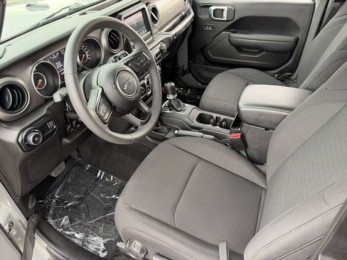 Used 2023 Jeep Wrangler Sport AWD/4WD image 12