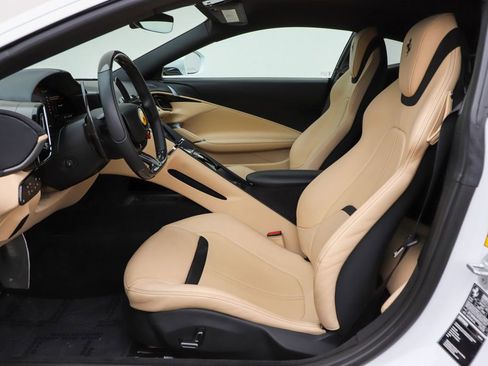 Certified 2023 Ferrari Roma image 37