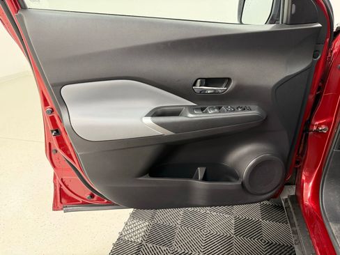 Used 2024 Nissan Kicks SR w/ SR Premium Package FWD image 11
