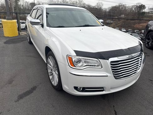 Used 2011 Chrysler 300 Limited w/ Luxury Group image 5