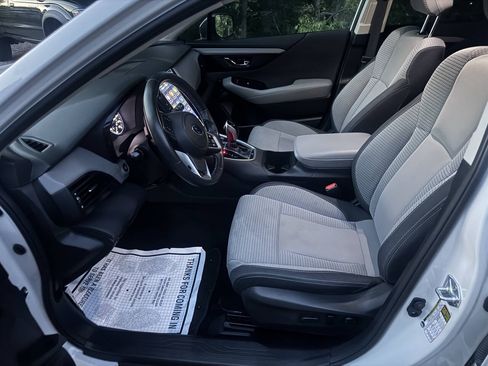 Used 2023 Subaru Outback Premium AWD/4WD image 2