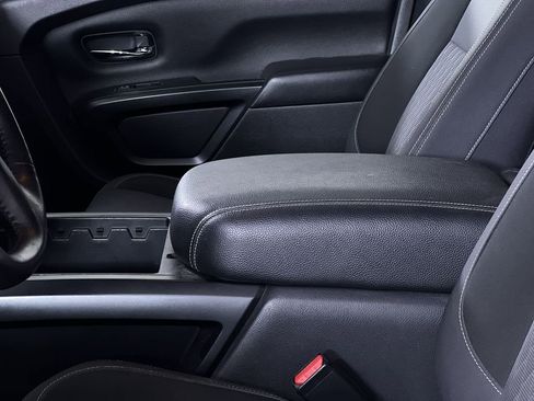 Used 2023 Nissan Titan SV w/ SV Convenience Package image 23