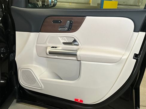 Used 2023 Mercedes-Benz GLA 250 4MATIC image 14