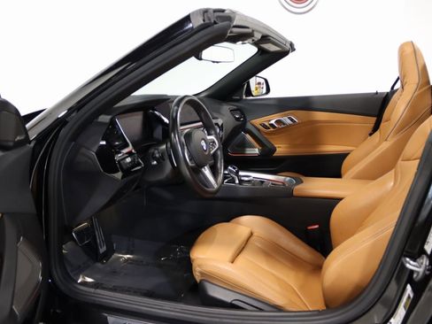 Used 2024 BMW Z4 M40i w/ Premium Package image 39