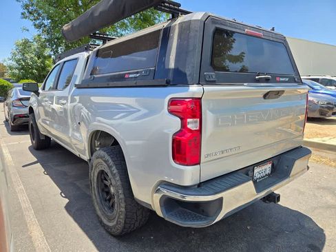 Used 2022 Chevrolet Silverado 1500 LT AWD/4WD image 6
