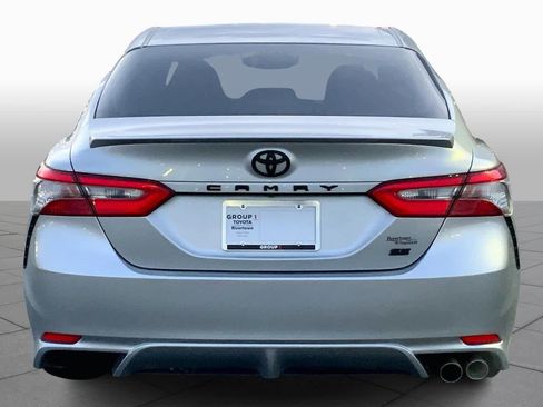 Used 2018 Toyota Camry SE image 5