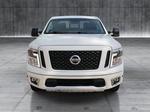 Used 2018 Nissan Titan PRO-4X w/ Pro-4x Convenience Package image 8