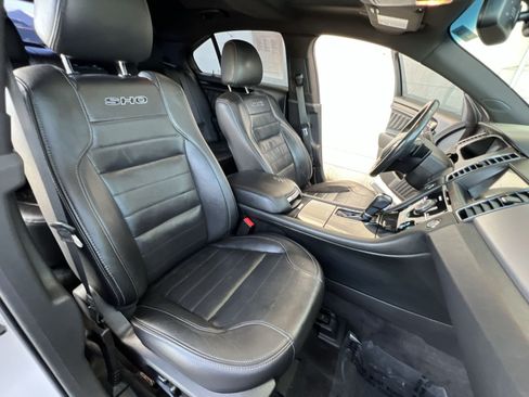 Used 2018 Ford Taurus SHO AWD/4WD image 35