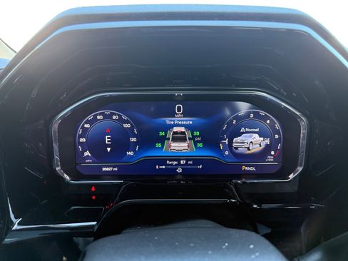 Used 2024 Chevrolet Silverado 1500 LT image 9