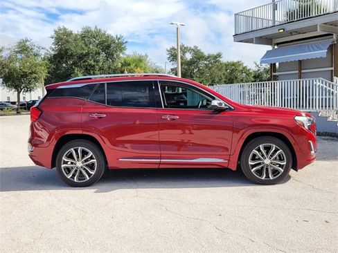 Used 2019 GMC Terrain Denali w/ Advanced Safety Package image 5